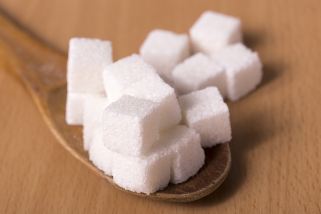 甘いものがやめられないのは砂糖依存症？